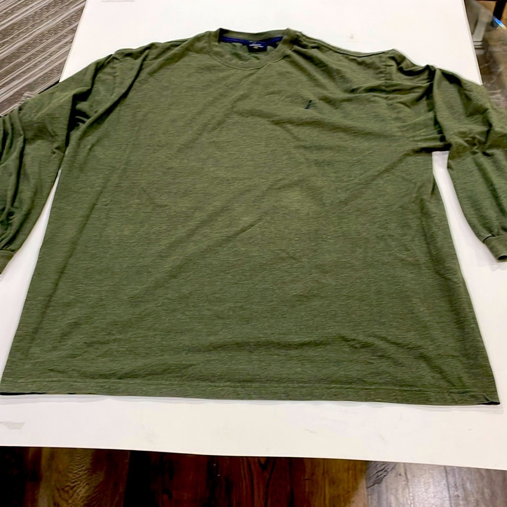 Nautica 2X army green long sleeve T-shirt